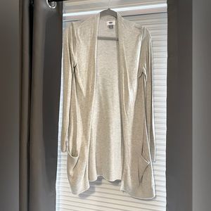 Lightweight gray cardigan with pockets
